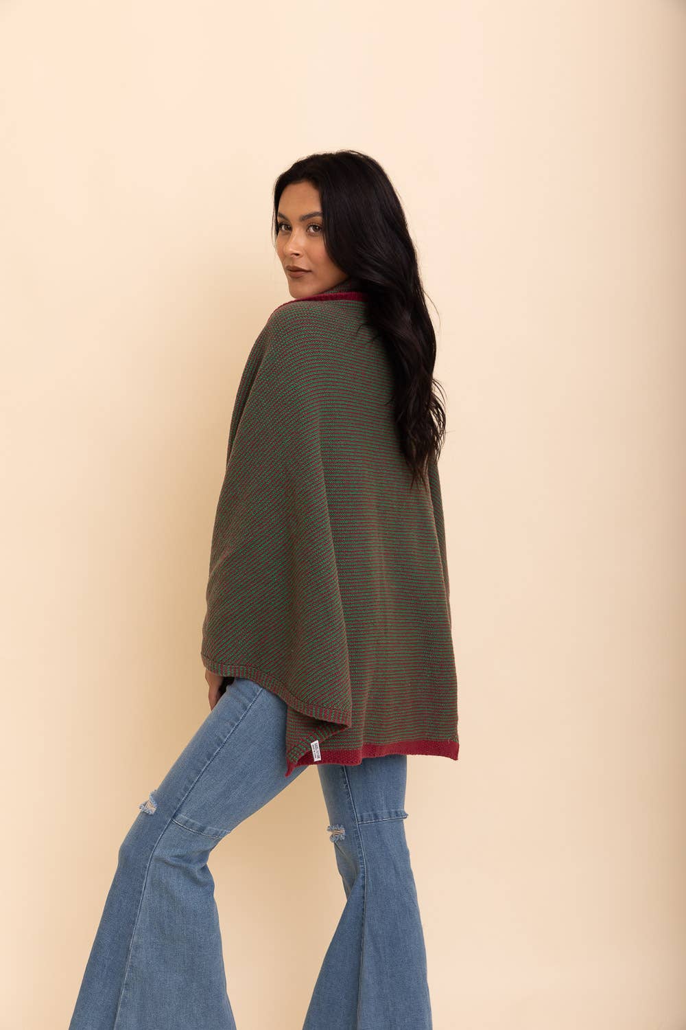 Cozy Contrast Collar Knit Wrap – Perfect for Fall Layering - The Elevated Hippie