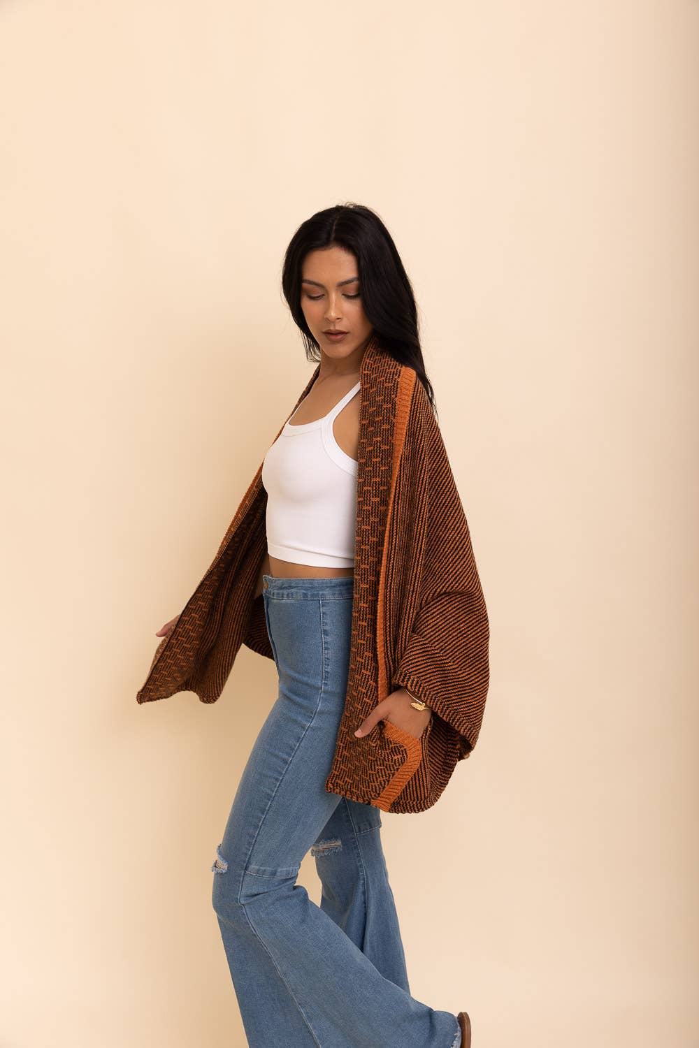 Cozy Contrast Collar Knit Wrap – Perfect for Fall Layering - The Elevated Hippie