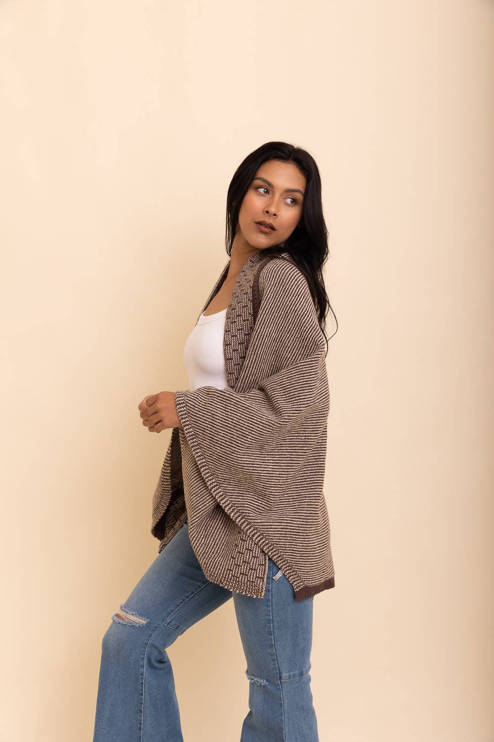 Cozy Contrast Collar Knit Wrap – Perfect for Fall Layering - The Elevated Hippie