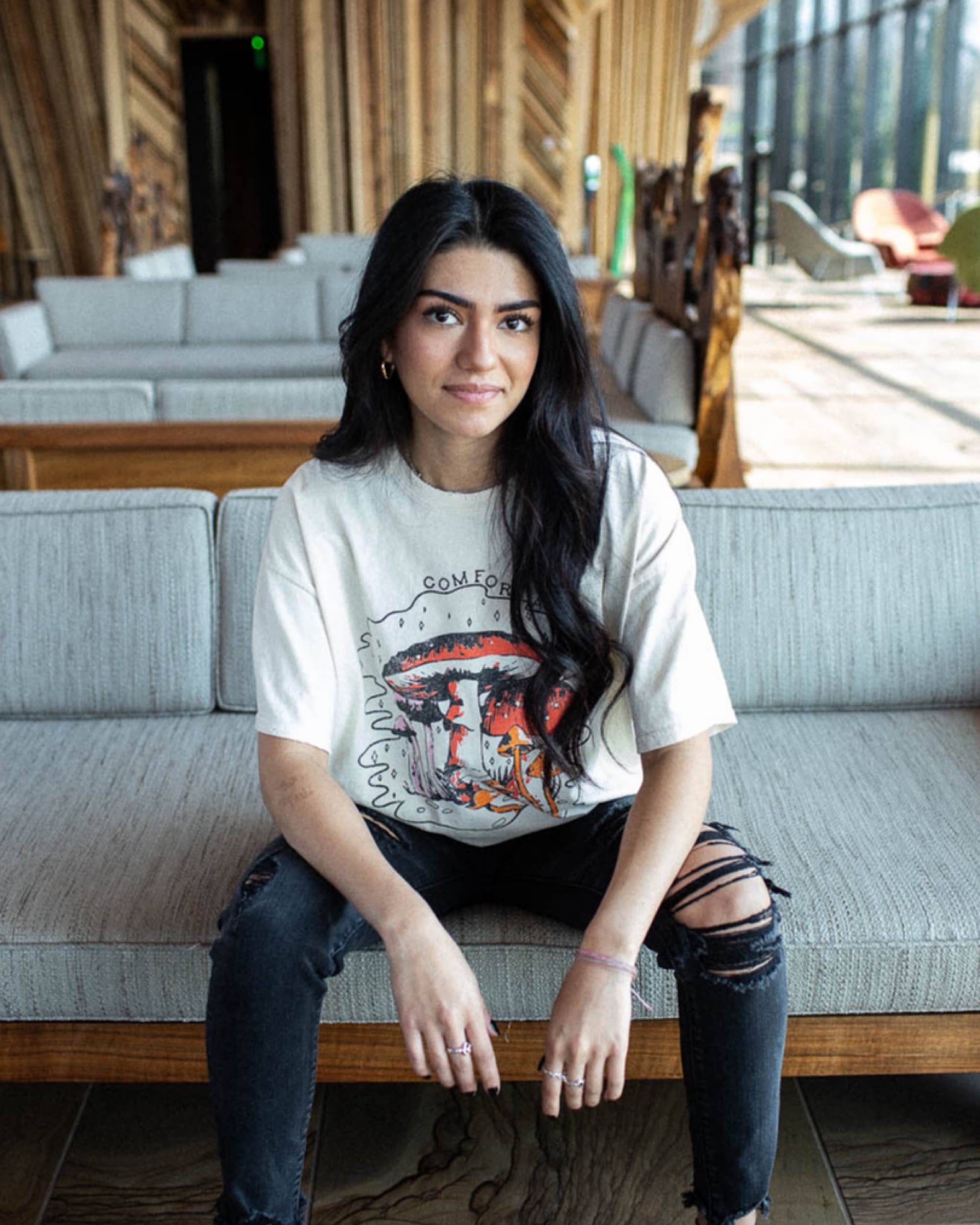 Comfortably Numb Off White Thrifted Graphic Tee - The Elevated Hippie