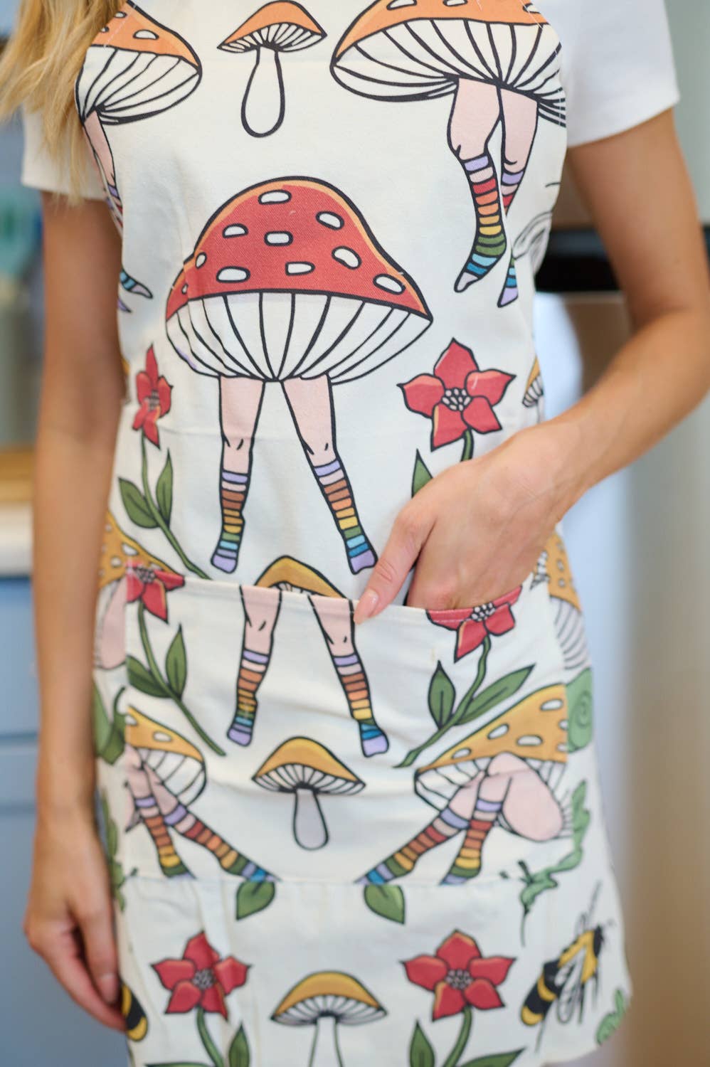 MUSHROOMS IN WONDERLAND PRINT APRON - The Elevated Hippie