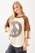 PEACE SIGN PATCH MINERAL WASH TOP