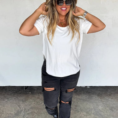 ASHLAND STRAIGHT LEG DISTRESSED JEANS - The Elevated Hippie