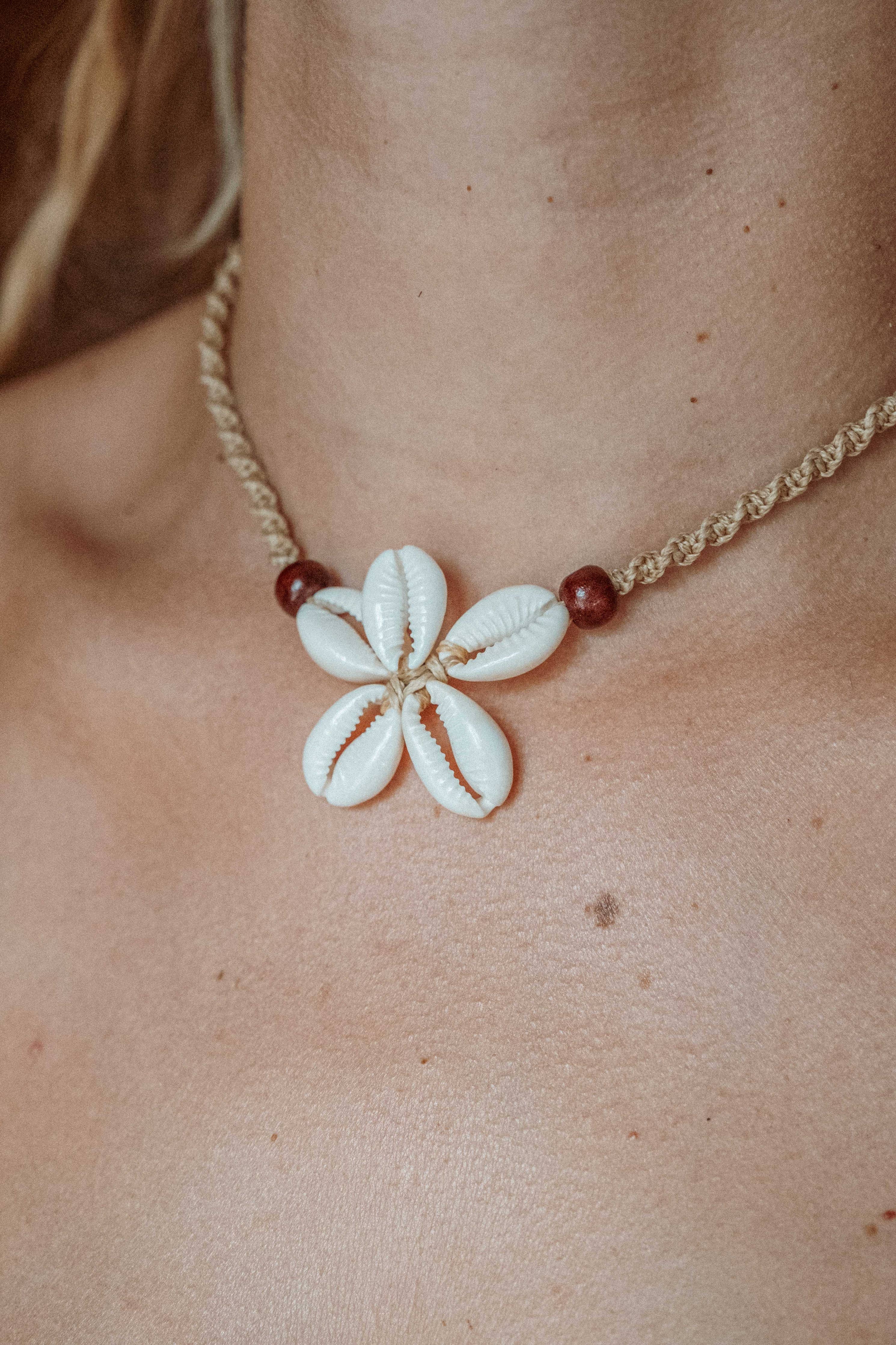Beachy Boho Shell Flower Necklace, Macrame Coastal Jewelry  - The Elevated Hippie