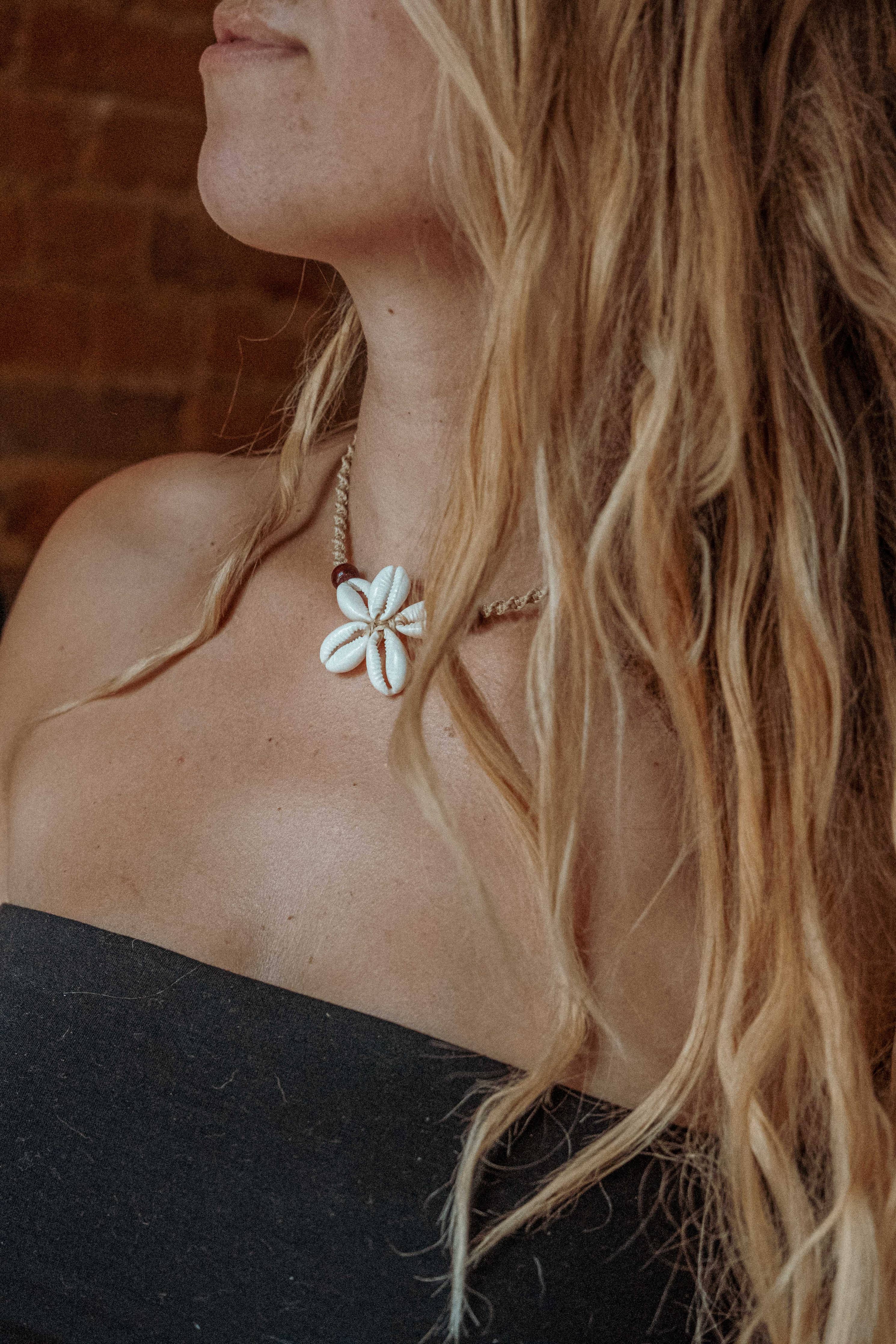 Beachy Boho Shell Flower Necklace, Macrame Coastal Jewelry  - The Elevated Hippie