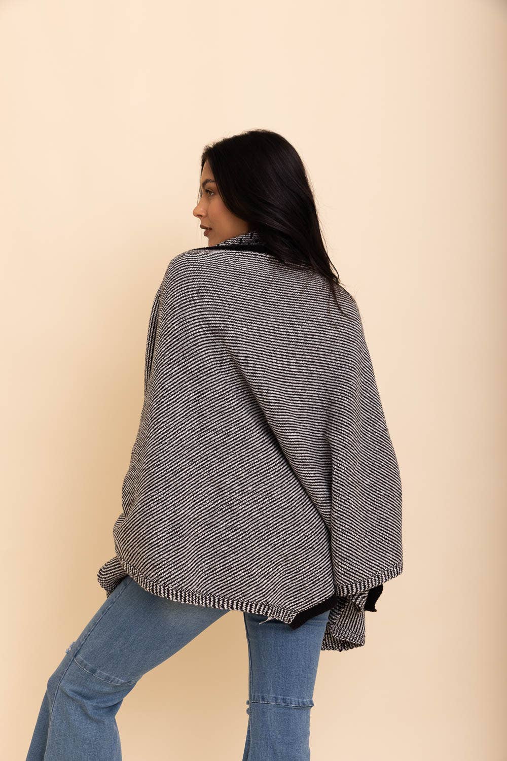 Cozy Contrast Collar Knit Wrap – Perfect for Fall Layering - The Elevated Hippie